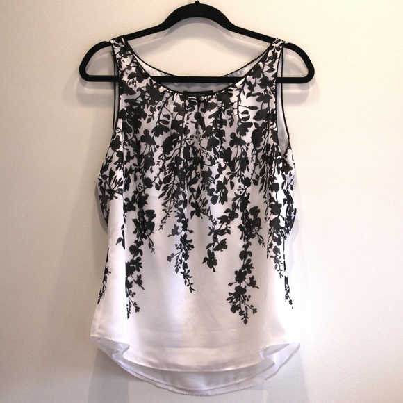 White House Black Market Tops - WHBM Floral Tank